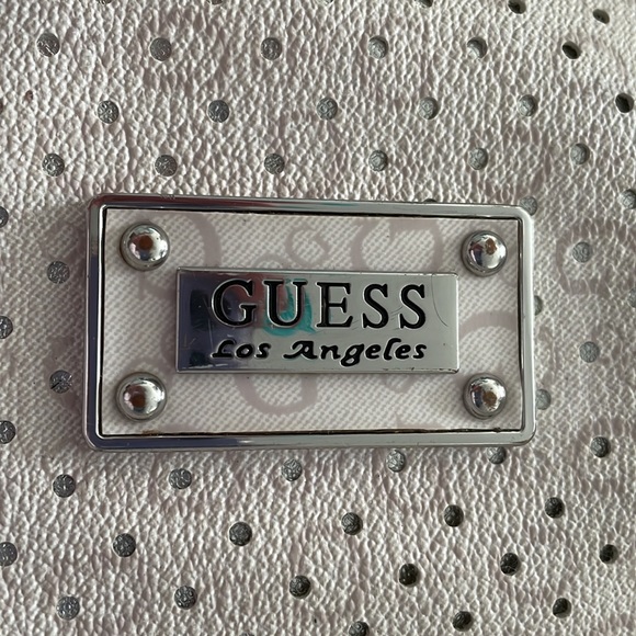 Guess purse - Picture 3 of 4